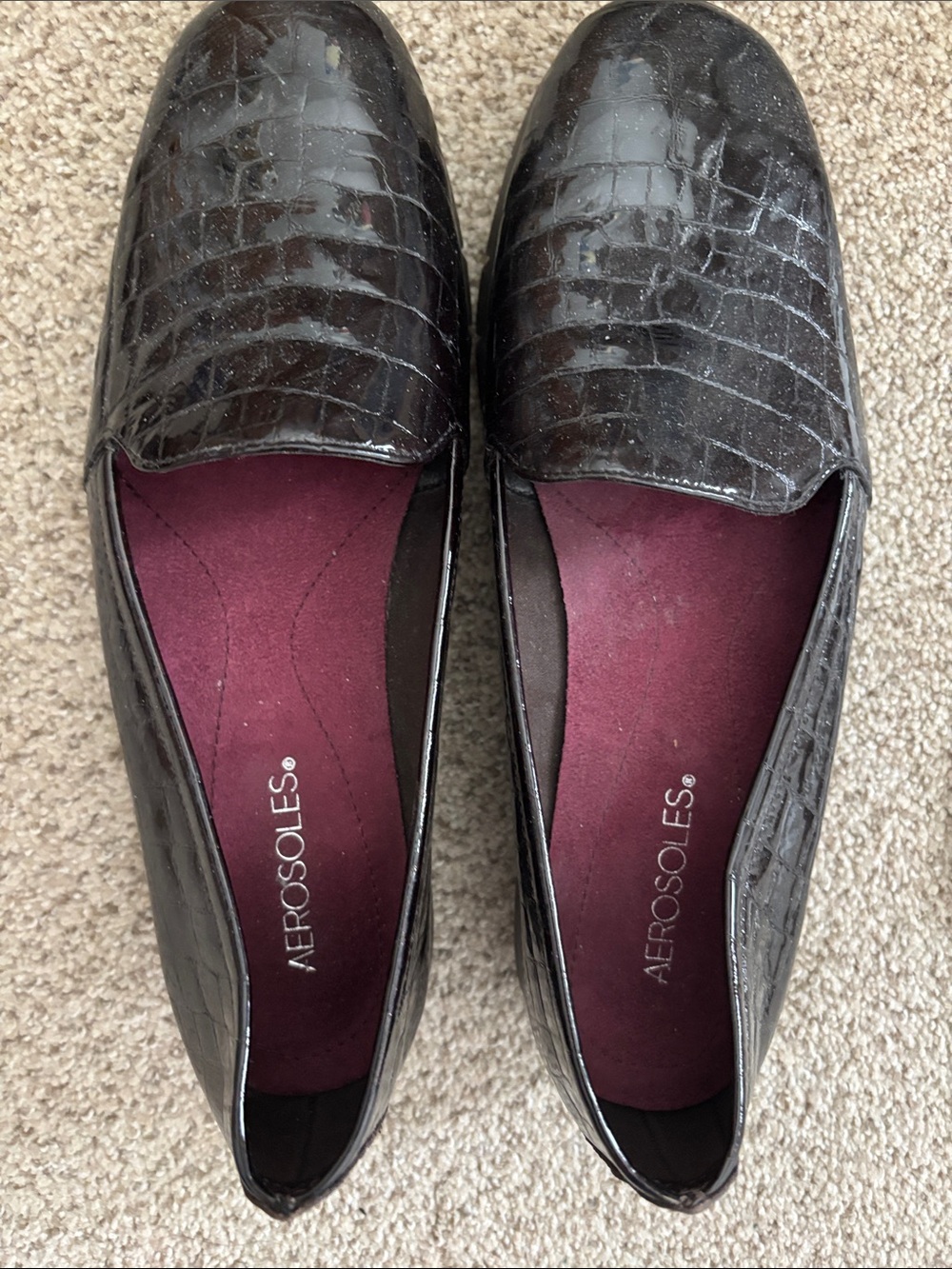NEW Aerosole Black Patent Leather Croc-Embossed Slip-On Loafers with Wine Insole